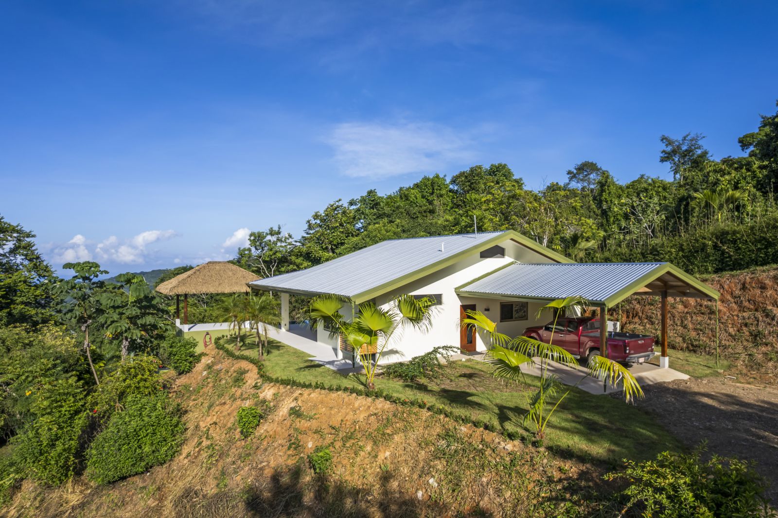 Tropical house in Costa Rica, by Dominical Construction